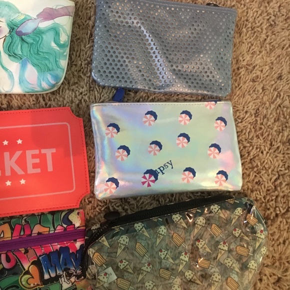 Set of 12 Ipsy Beauty Makeup Bags - Picture 5 of 6
